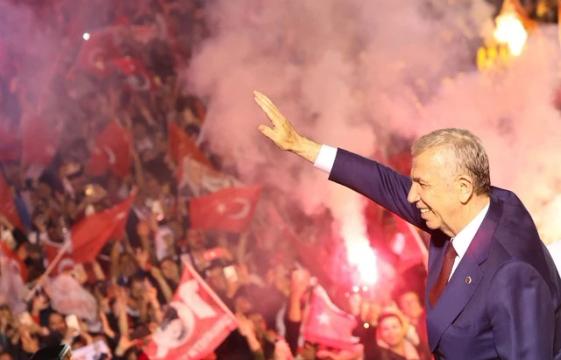 Đảng đối lập thắng lớn trong các cuộc bầu cử địa phương ở Thổ Nhĩ Kỳ