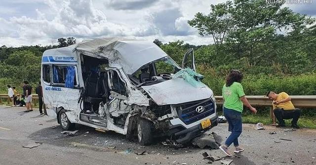 Tai nạn giao thông khiến 13 người thương vong