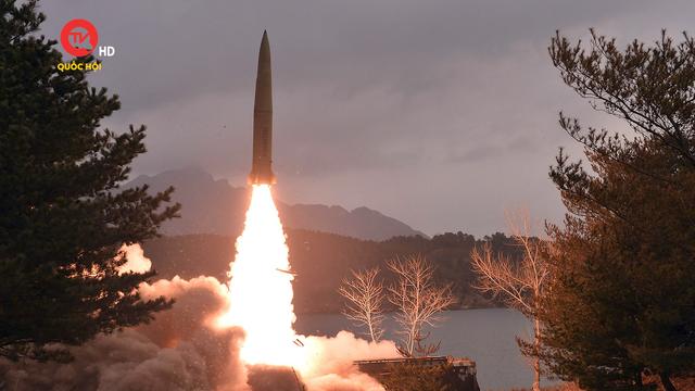 Triều Tiên phóng tên lửa đạn đạo
