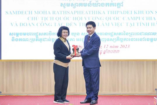 Chủ tịch Quốc hội Campuchia thăm và làm việc tại Hà Nam 