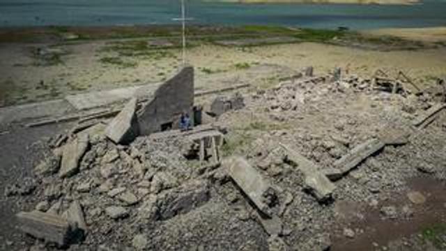 Cụm tin quốc tế: Philippines phát hiện di tích cổ 300 năm tuổi dưới lòng sông cạn