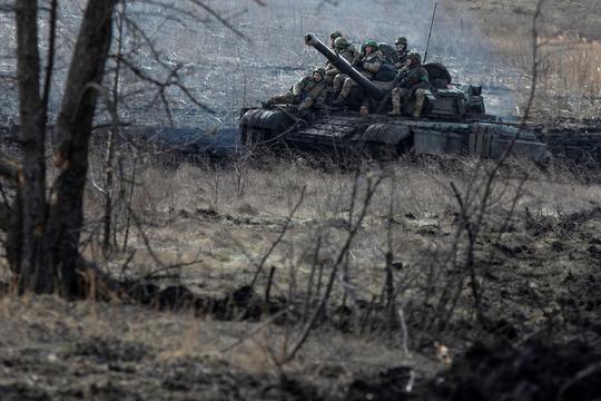 Tổn thất nặng nề, Ukraine từ bỏ lối đánh phương Tây