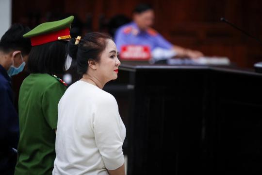 Bị cáo Nguyễn Phương Hằng ân hận vì không hiểu biết pháp luật 