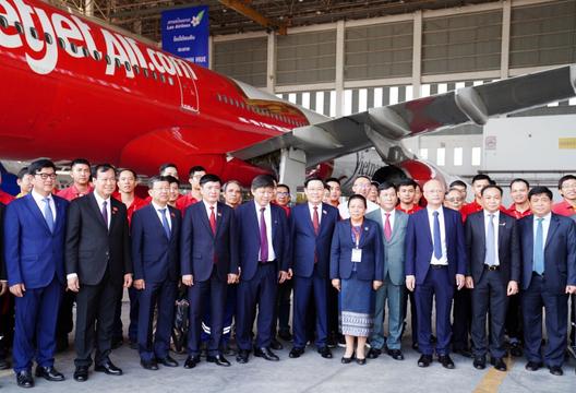 Chủ tịch Quốc hội dự lễ ký kết hợp tác giữa Vietjet và Lao Airlines 