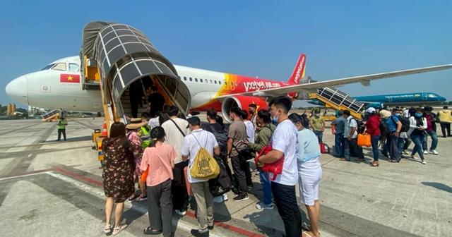 Giá vé máy bay Hà Nội đến điểm du lịch tăng mạnh
