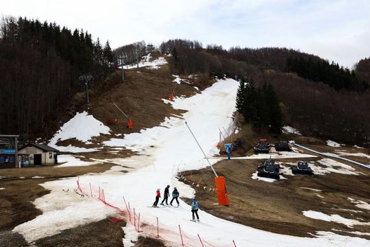 Du lịch trượt tuyết Italy ảnh hưởng vì thời tiết 