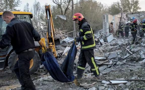 Ukraine cáo buộc Nga tập kích quán cafe khiến ít nhất 51 người thiệt mạng