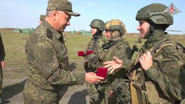 Bộ trưởng Quốc phòng Nga thị sát thao trường huấn luyện lính chiến đấu ở Ukraine