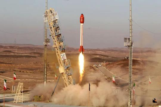 Iran thông báo phóng thành công tàu vũ trụ giả định chở người