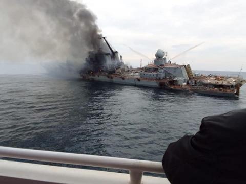 Căng thẳng leo thang ở biển Đen, Ukraine cảnh báo bắn chìm toàn bộ tàu Nga