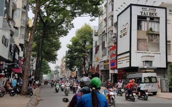 Nhà mặt phố trung tâm Hà Nội chạm ngưỡng 400 triệu đồng/m2