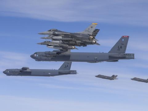 Triều Tiên cảnh báo bắn rơi máy bay trinh sát của Mỹ ở bán đảo