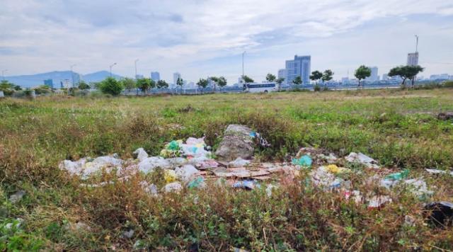 Đà Nẵng: Đất công, đất trống thành nơi đổ rác