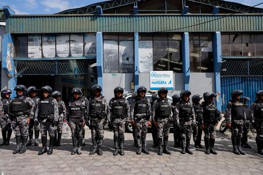 Ecuador: Hơn 130 nhân viên bảo vệ trại giam bị tù nhân bắt làm con tin
