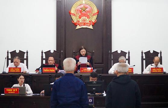 Xét xử 2 cựu Chủ tịch tỉnh Khánh Hòa vụ Nha Trang Golden Gate: Chỉ 2 bị cáo đến tòa