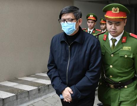 Cựu Bộ trưởng Nguyễn Thanh Long nhận án 18 năm tù