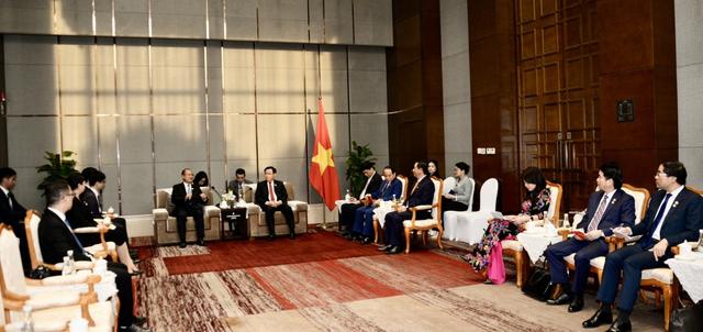 Chủ tịch Quốc hội tiếp lãnh đạo các tập đoàn, doanh nghiệp lớn của Trung Quốc tại Vân Nam