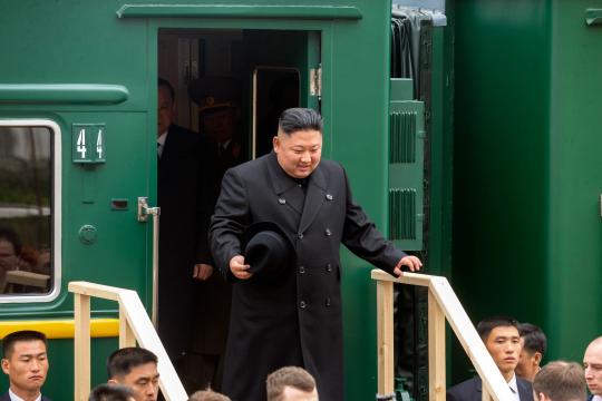 Ông Kim Jong-un rời Triều Tiên trên chuyến tàu đặc biệt đi thăm Nga
