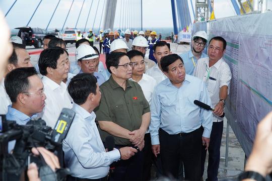 Thủ tướng Phạm Minh Chính dự hợp long cầu Mĩ Thuận 2 