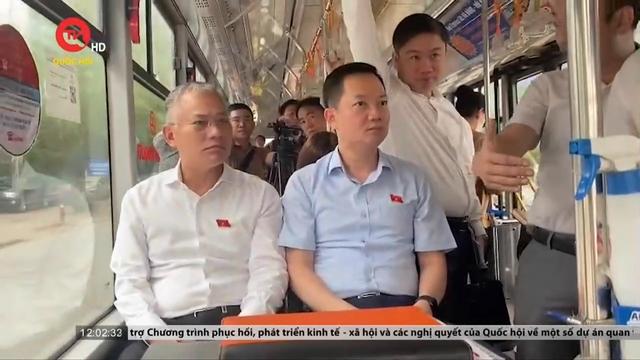 Đoàn giám sát của UBTVQH khảo sát tuyến xe bus BRT và tuyến đường sắt trên cao ở Hà Nội