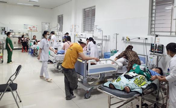Kiên Giang: Hơn 50 học sinh tiểu học phải cấp cứu sau ăn trưa tại trường