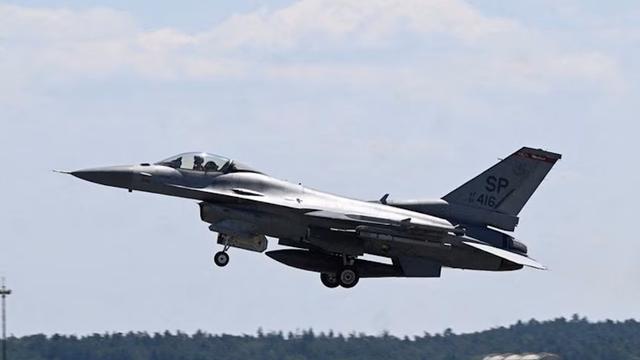 Ukraine chưa vận hành được máy bay chiến đấu F-16 của Mỹ