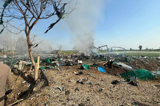 Nổ nhà máy pháo hoa ở Thái Lan, ít nhất 20 người thiệt mạng