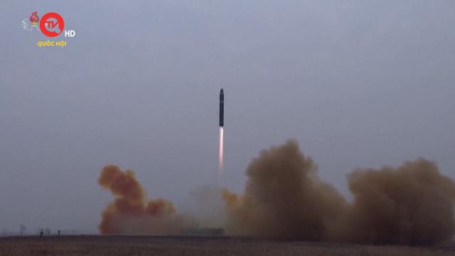Triều Tiên phóng tên lửa đạn đạo ra biển
