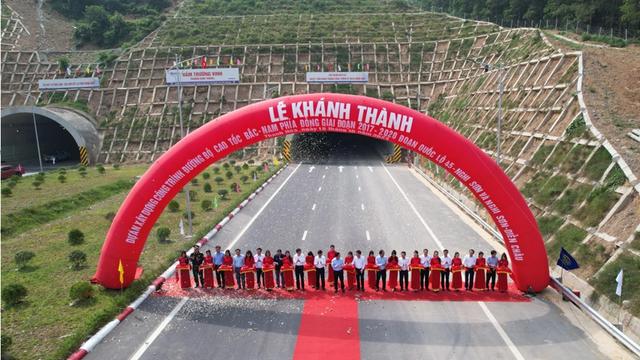 Khánh thành hai dự án thành phần, thông tuyến cao tốc Hà Nội - Nghệ An

