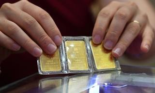 Chênh lệch giá vàng giảm xuống dưới 10 triệu đồng/lượng