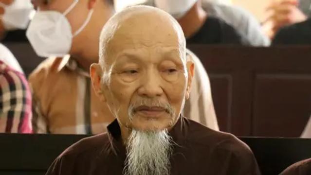 Ông Lê Tùng Vân bị khởi tố tội Loạn luân