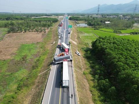 Điều chỉnh việc tổ chức giao thông cao tốc Cam Lộ - La Sơn