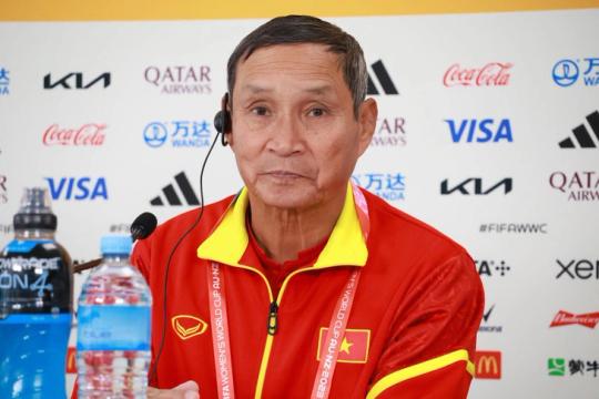HLV Mai Đức Chung: ĐT Việt Nam đến World Cup không phải để chơi