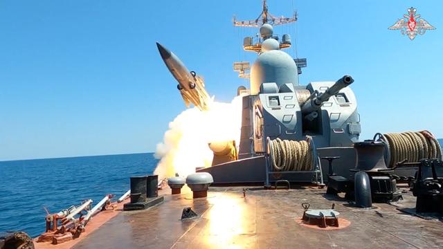 Nga diễn tập phóng tên lửa, phong tỏa biển Đen