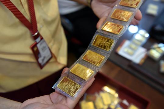Giá vàng tăng dữ dội trên 77 triệu đồng/lượng, lập đỉnh mới lịch sử
