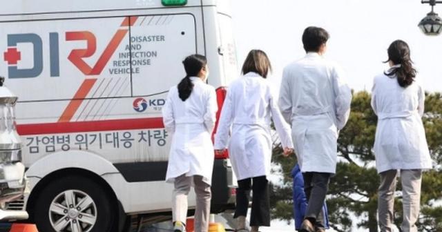 Bác sĩ nội trú Hàn Quốc làm việc 102 giờ mỗi tuần