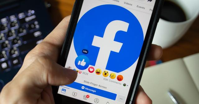 Facebook gặp lỗi lạ, người dùng hoang mang vì tưởng bị khóa tài khoản