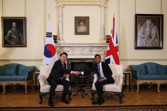 Thủ tướng Anh và Tổng thống Hàn Quốc ký Hiệp ước Phố Downing
