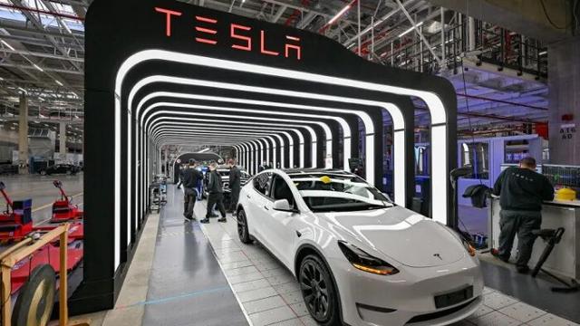 Tesla ghi nhận lợi nhuận sụt giảm mạnh trong quý I/2024