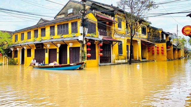 Hội An lắp camera cảnh báo lũ lụt trong phố cổ