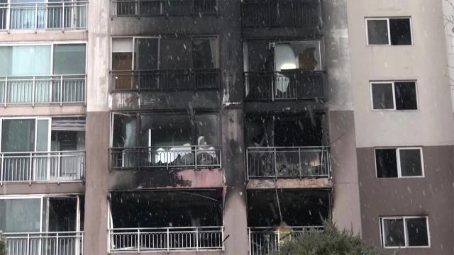 Cháy chung cư 27 tầng ở Hàn Quốc