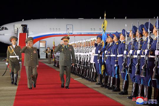Bộ trưởng Quốc phòng Nga dẫn đầu phái đoàn đến thăm Triều Tiên