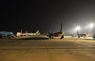 Nhiều vụ chiếu đèn laser ảnh hưởng đến an toàn bay tại Nội Bài