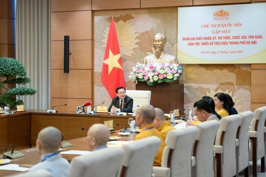 Chủ tịch Quốc hội gặp mặt Đại biểu nhân sỹ, trí thức, chức sắc tôn giáo, dân tộc thiểu số thành phố Hà Nội 