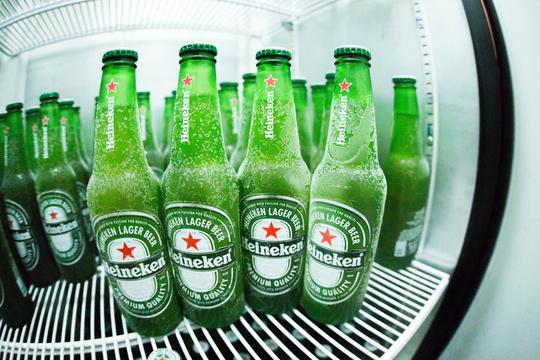 Heineken bán 7 nhà máy bia ở Nga với giá 1 euro
