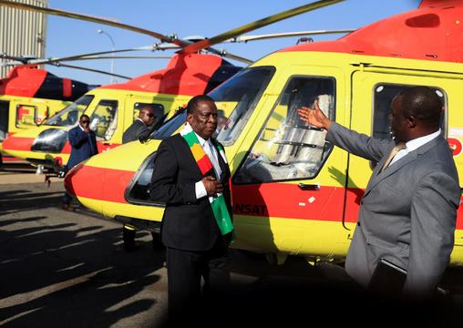 Ông Putin tặng trực thăng cho Tổng thống Zimbabwe