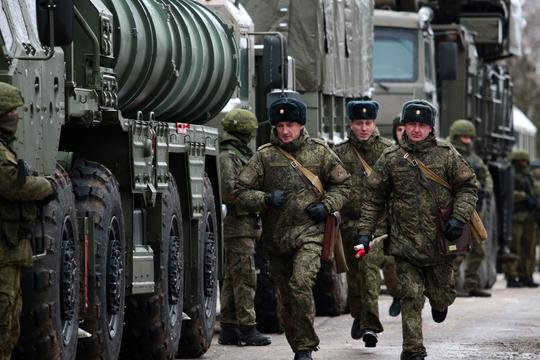 Ukraine nói Nga triển khai 110.000 lính gần đô thị chiến lược phía đông