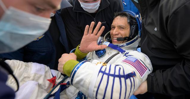 Ba phi hành gia trở về trái đất an toàn sau nửa năm “kẹt” trên ISS
