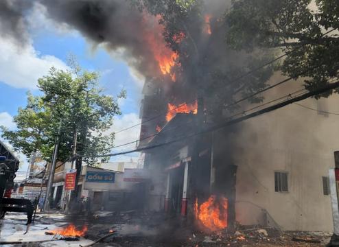 Vụ cháy gara ôtô ở Cần Thơ: 10 xe bị cháy, thiệt hại nhiều tỷ đồng
