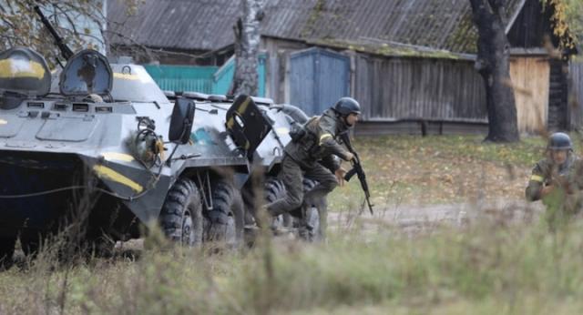 Quân đội Ukraine triển khai lực lượng quân sự tại biên giới với Belarus